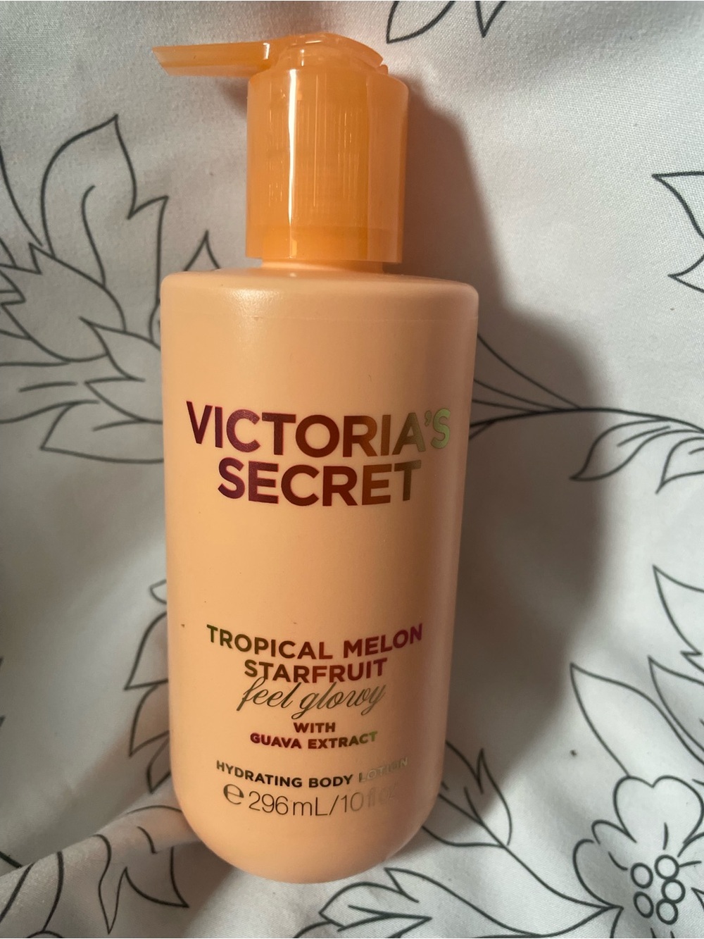 Victoria's Secret Tropical Melon Starfruit Hydrating Lotion - Peach/Orange